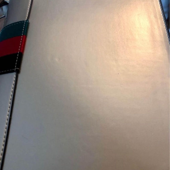 Golden vegan leather satchel w/ matching wallet - Picture 4 of 9